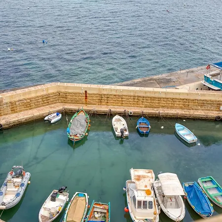 5th Floor Seafront Apartment *