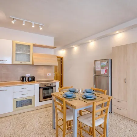 Apartment 5th Floor Seafront *