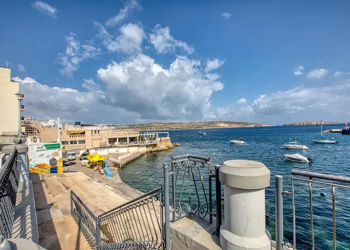 5th Floor Seafront Apartment St. Paul's Bay