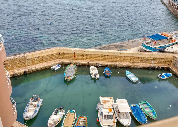 5th Floor Seafront Apartment *