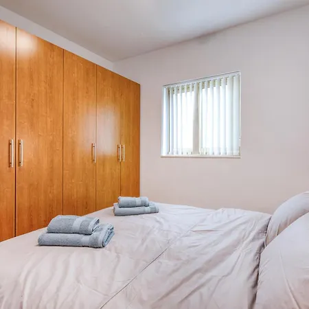 5th Floor Seafront خليج سانت بول